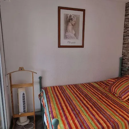 T2 Renove Avec Piscine Et Parking A 50m De La Plage, Wifi Gratuite - Fr-1-607-91 *